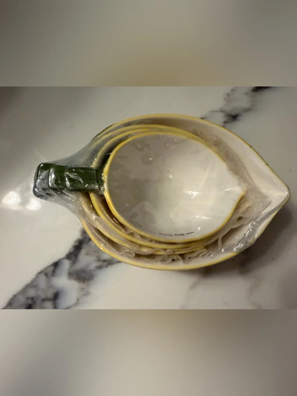 NEW Set of 4 Yellow Lemon-Shaped Ceramic Nesting Measuring Cups